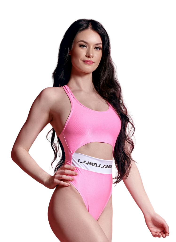 Elena Biedert an award winning pre- andpostnatal coach